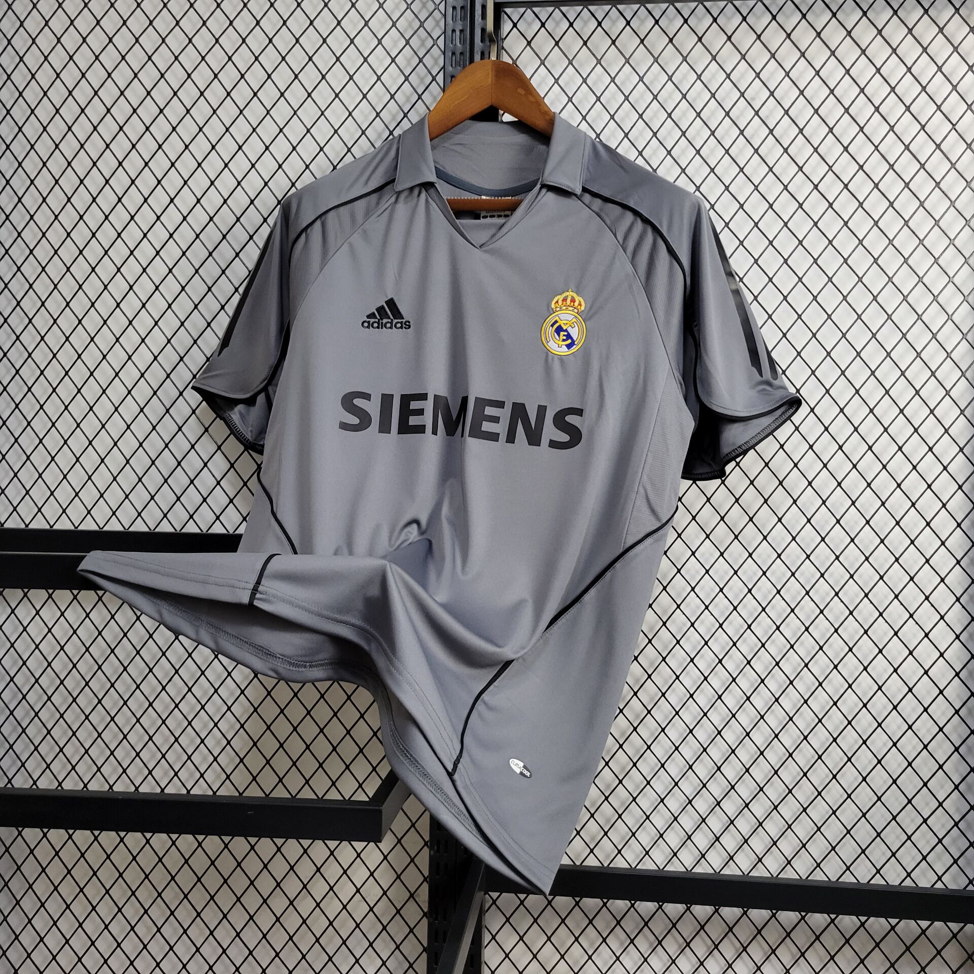 Camisola Retro Terceiro Equipamento Real Madrid 2005/06